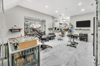 Shop & Retail commercial property sold at 24/9 Trickett Street Surfers Paradise QLD 4217
