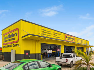 Showrooms / Bulky Goods commercial property sold at 298 Woolcock Street Garbutt QLD 4814
