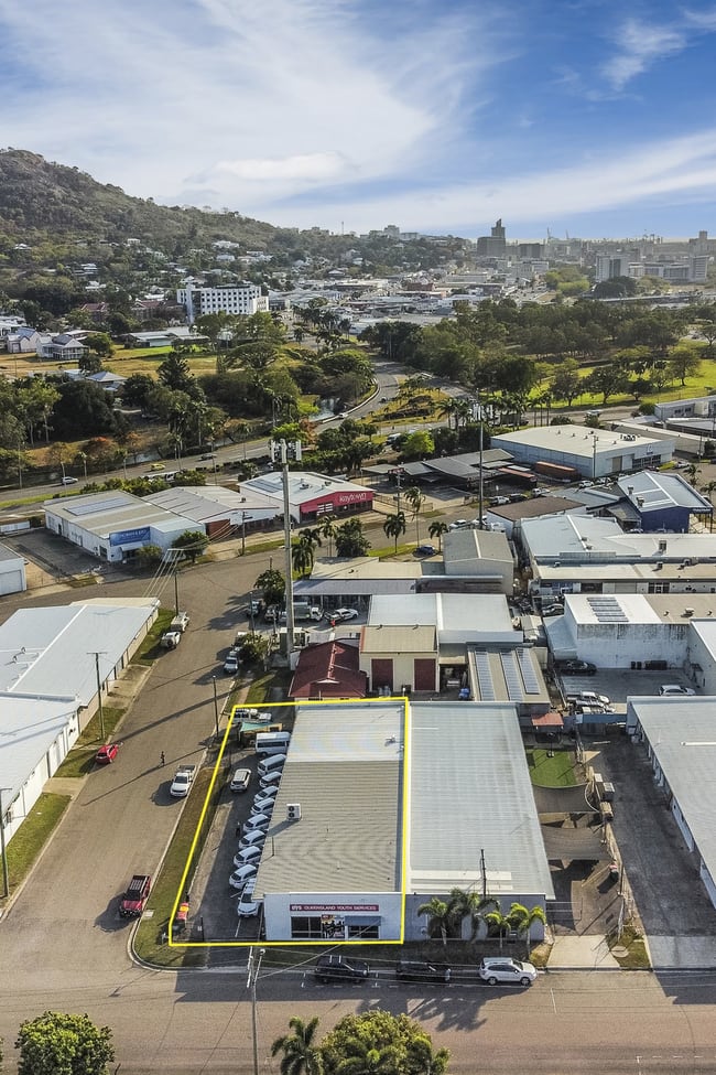 16 Somer Street Hyde Park QLD 4812