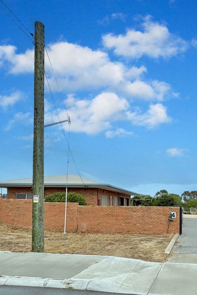 4 Glenrothes Crescent Yanchep WA 6035 4 Glenrothes Crescent Yanchep WA 6035