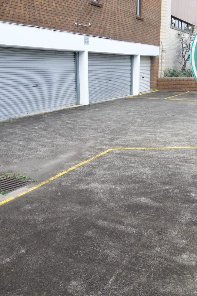 Garage & Yard / 48 Garema Circuit Kingsgrove NSW 2208