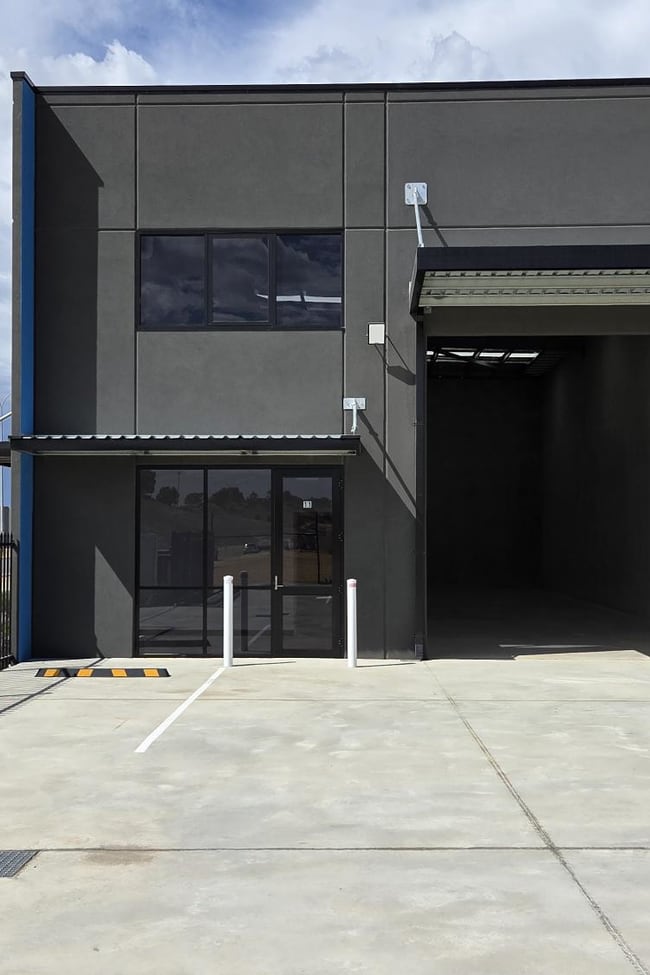 Unit 4 & 11/69 Pinnacle Drive Neerabup WA 6031