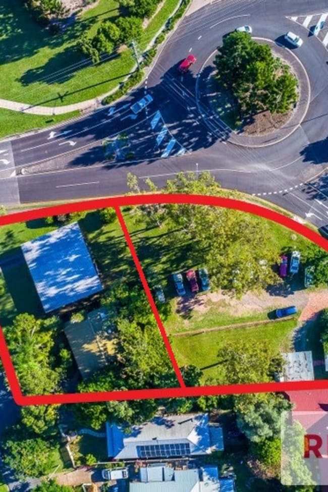 4 Main Street Samford Village QLD 4520