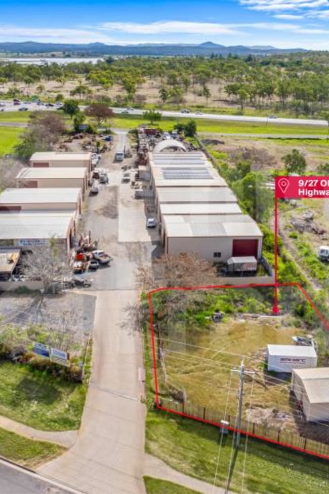 Whole of the property/9/27 Old Capricorn Highway Gracemere QLD 4702