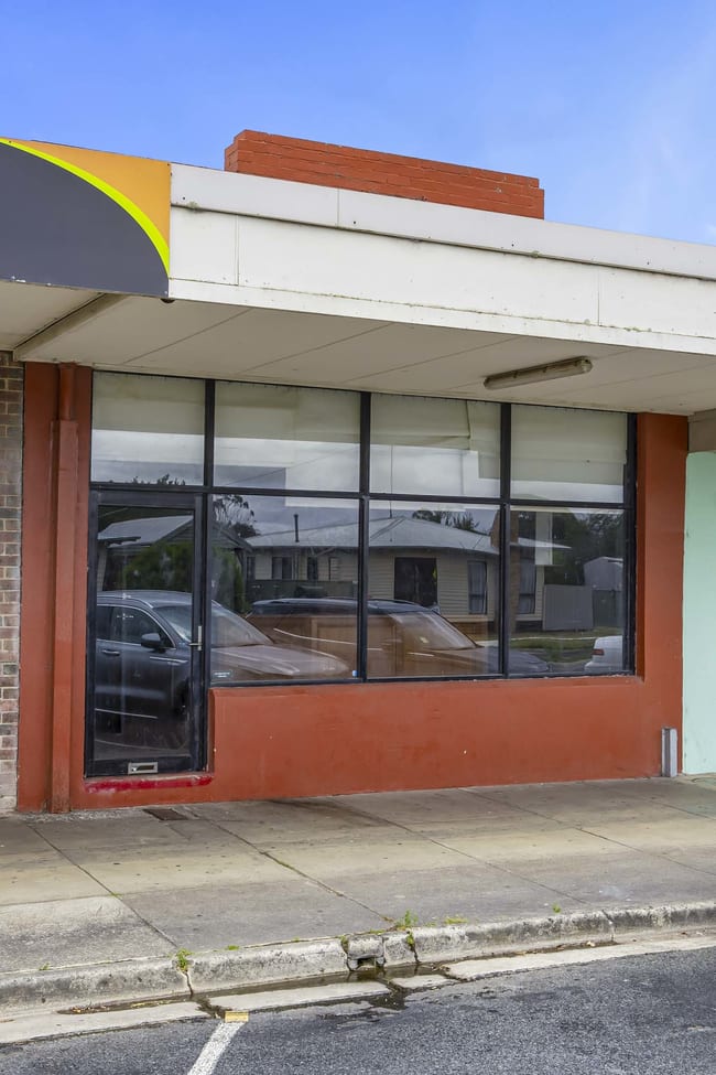 17 Violet Grove Wendouree VIC 3355 17 Violet Grove Wendouree VIC 3355