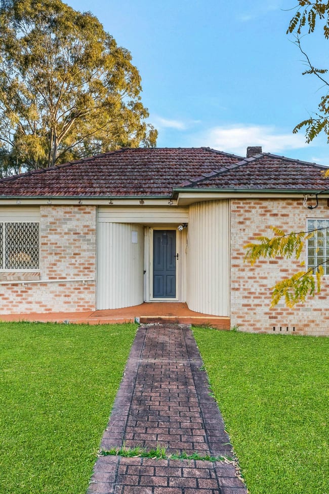23 Warby Street Campbelltown NSW 2560