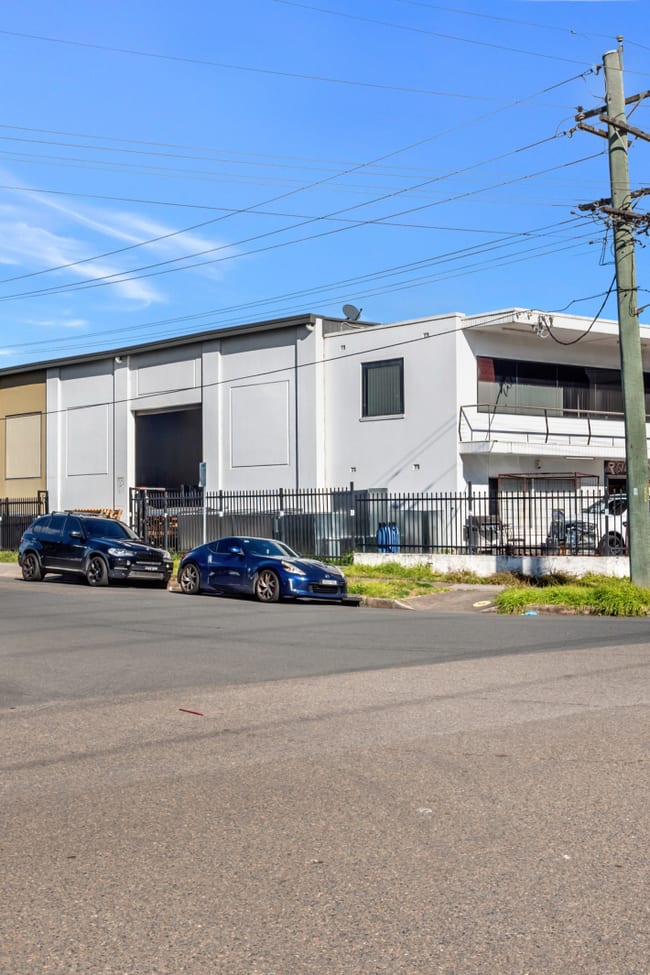 10 Kelso Crescent Moorebank NSW 2170 10 Kelso Crescent Moorebank NSW 2170