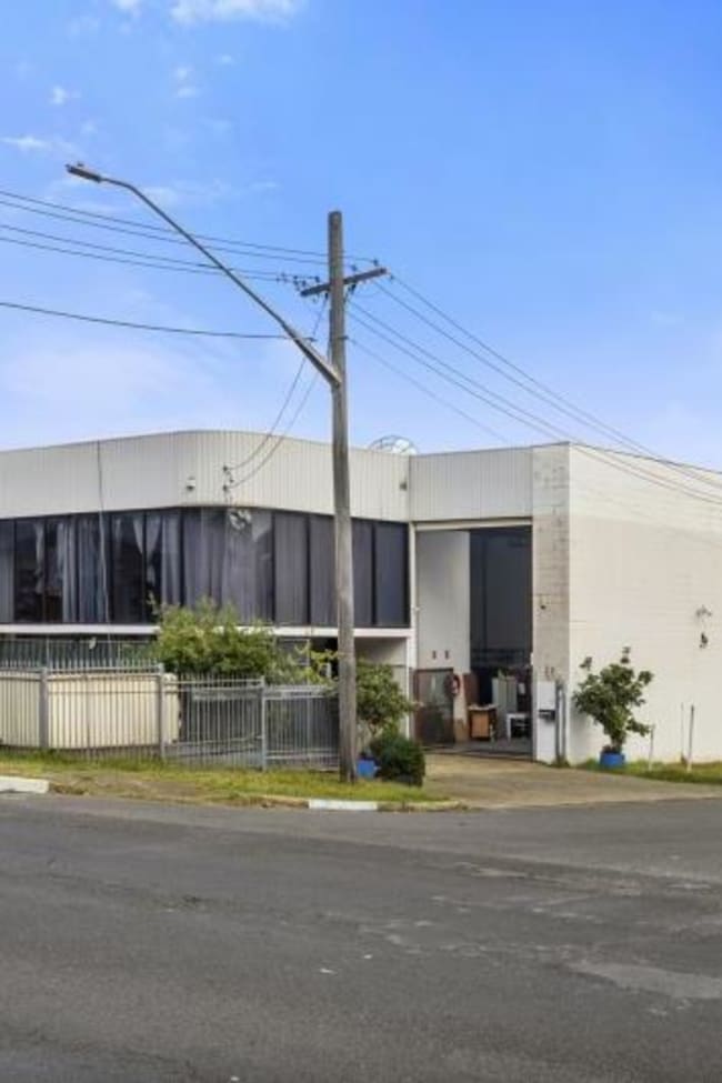 20 Auburn Road Regents Park NSW 2143 20 Auburn Road Regents Park NSW 2143
