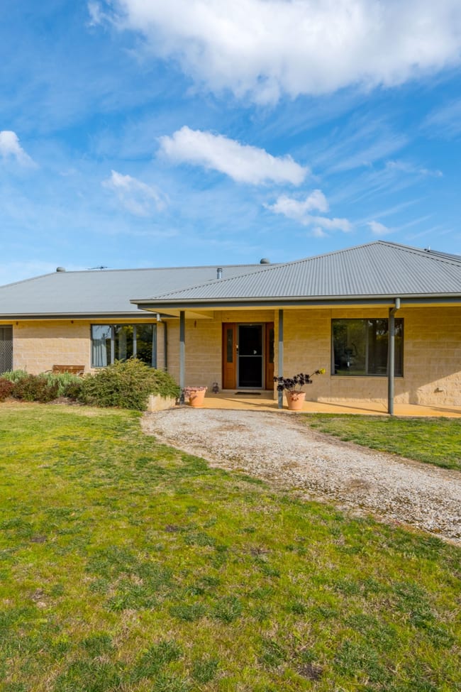 110 Bests Road Chiltern Valley VIC 3683