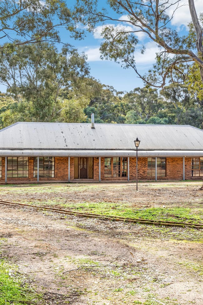 81 Clifden Lane Wedderburn VIC 3518