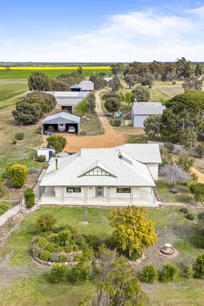 195 Auvergne Road Marnoo VIC 3387