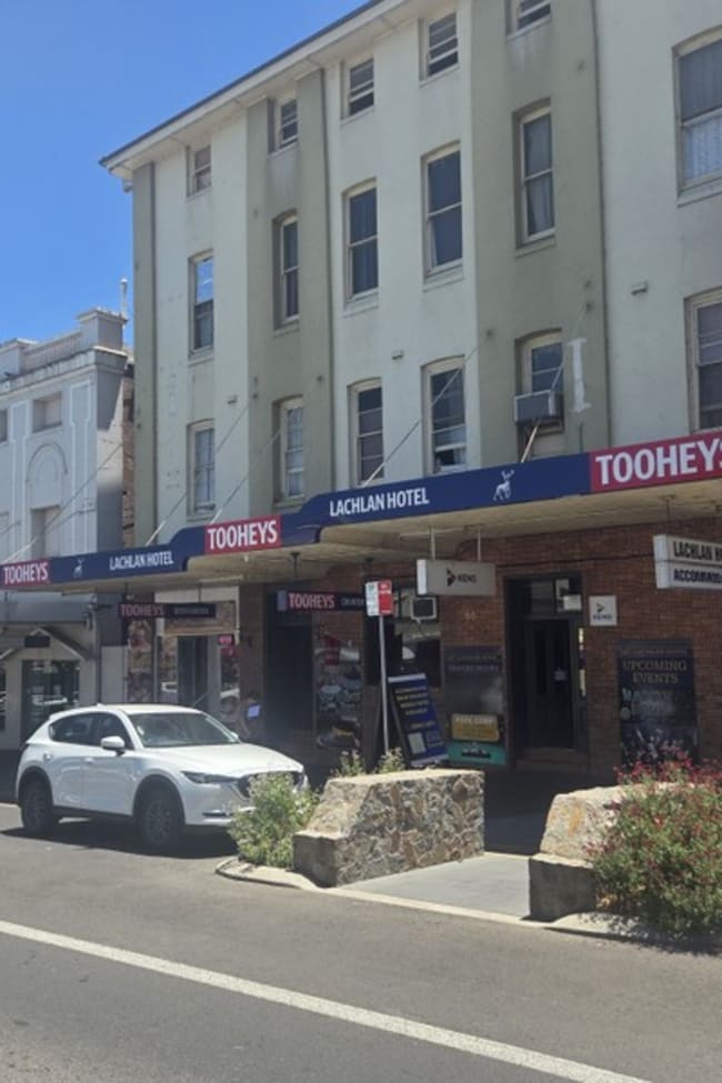 64 Kendal Street Cowra NSW 2794