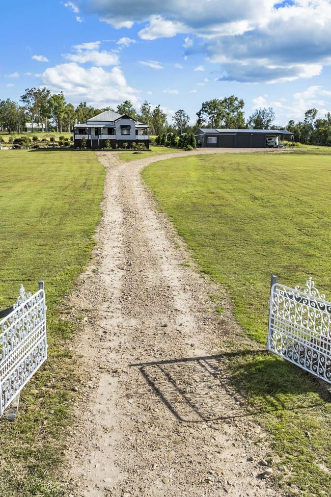 102 Old Ropeley Road Lower Tenthill QLD 4343 102 Old Ropeley Road Lower Tenthill QLD 4343