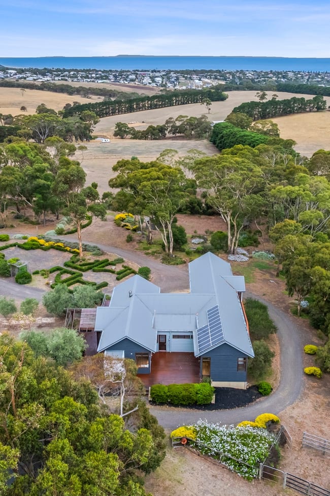 231 Grossmans Road Torquay VIC 3228