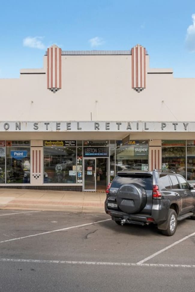 32 Pine Avenue Leeton NSW 2705