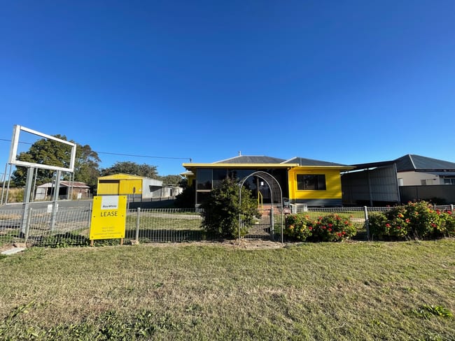 221 Bridge Street Oakey QLD 4401 221 Bridge Street Oakey QLD 4401