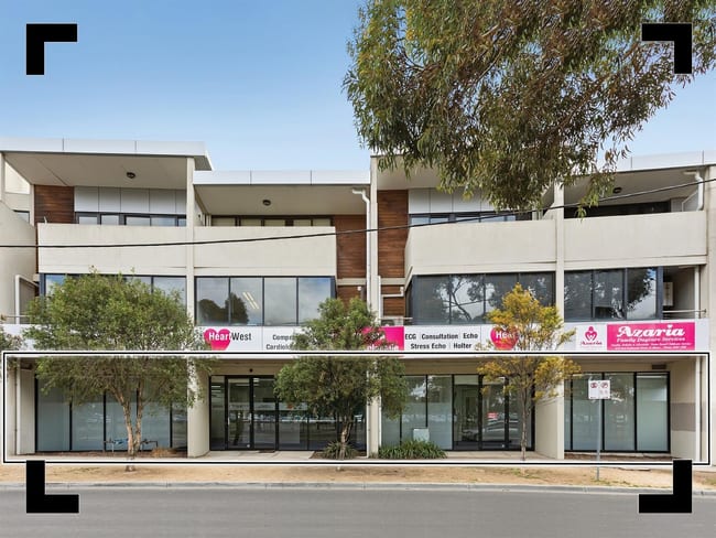 30 & 30a East Esplanade St Albans VIC 3021