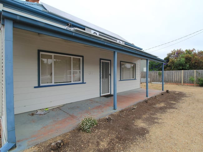 37 MacLeod Bairnsdale VIC 3875 37 MacLeod Bairnsdale VIC 3875