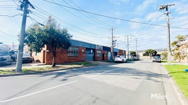 2 & 3/22 Newlands Road Reservoir VIC 3073 2 & 3/22 Newlands Road Reservoir VIC 3073