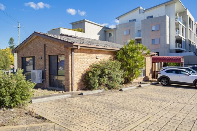 2/2-4 King Street Warners Bay NSW 2282