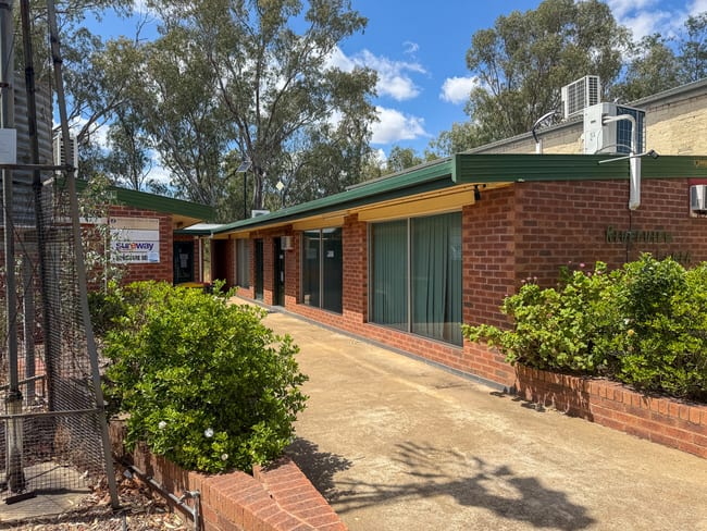2 or 4/12 Miller Street Gilgandra NSW 2827 2 or 4/12 Miller Street Gilgandra NSW 2827