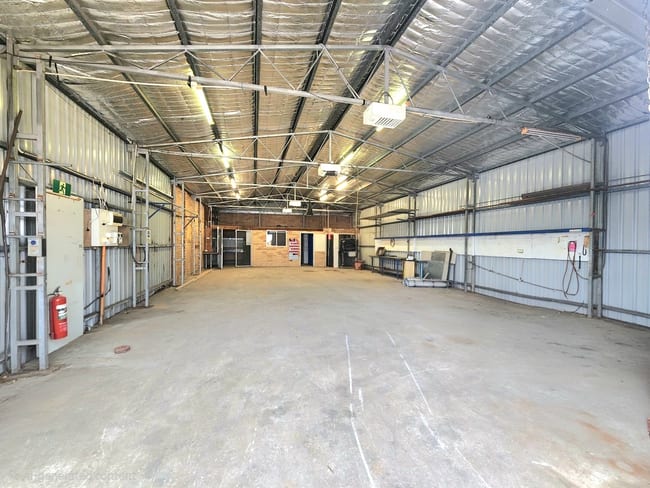 3/2 Commerce Dr Lake Illawarra NSW 2528
