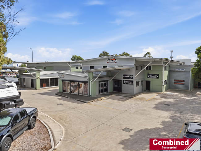 1 & 2/2 Samantha Place Smeaton Grange NSW 2567