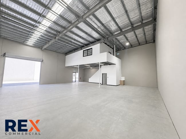 Units 3 & 9/42 Hub Crescent Heathwood QLD 4110 Units 3 & 9/42 Hub Crescent Heathwood QLD 4110