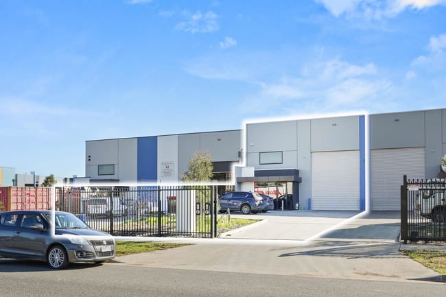 2/50 Whitfield Boulevard Cranbourne West VIC 3977 2/50 Whitfield Boulevard Cranbourne West VIC 3977