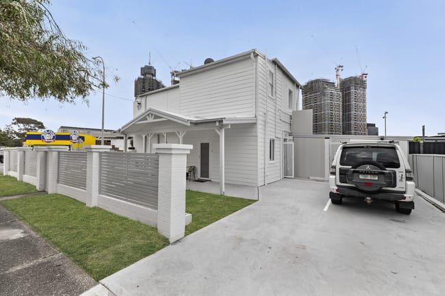 43 Denison Street Hamilton East NSW 2303 43 Denison Street Hamilton East NSW 2303