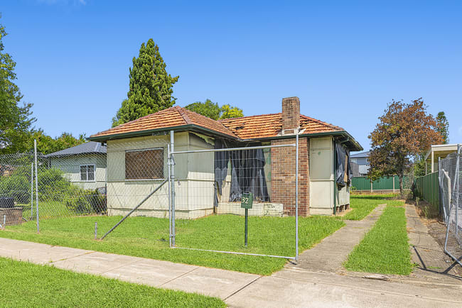 32 Dixmude Street South Granville NSW 2142