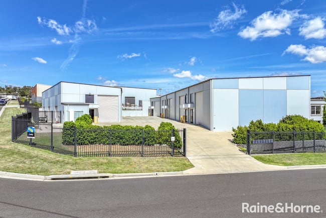 1/11 LOMBARD DRIVE Robin Hill NSW 2795 1/11 LOMBARD DRIVE Robin Hill NSW 2795