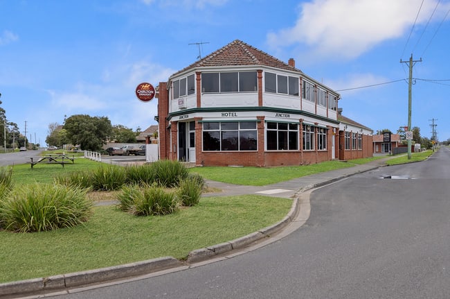 Allansford Hotel, 1 Grauers Road Allansford VIC 3277