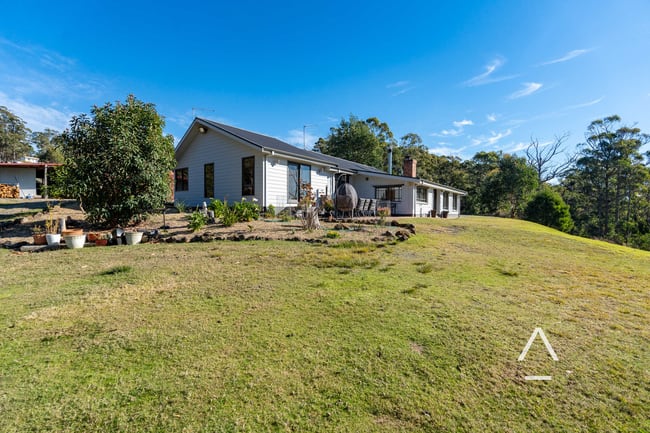 49 Yelton View Road Notley Hills TAS 7275 49 Yelton View Road Notley Hills TAS 7275