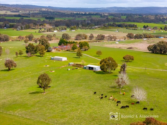 228 Edmondson Lane Wooragee VIC 3747 228 Edmondson Lane Wooragee VIC 3747