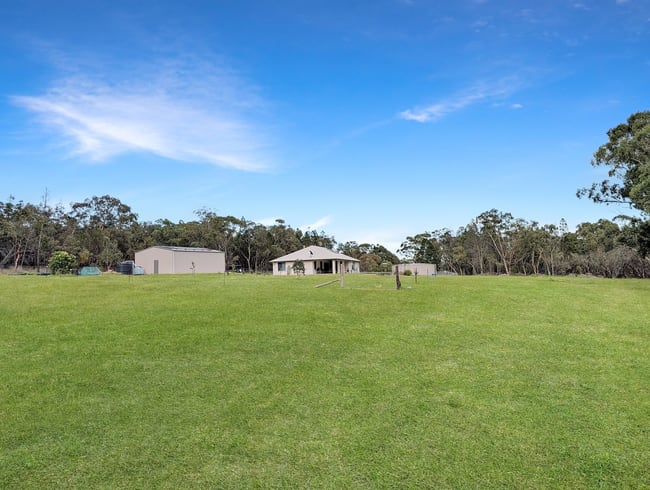 192 Cascades Lane Greenlands QLD 4380 192 Cascades Lane Greenlands QLD 4380