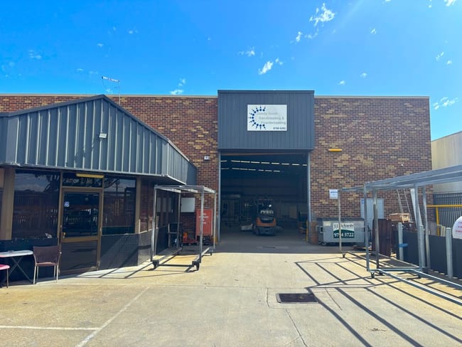 Factory 2/7 Commercial Drive Dandenong South VIC 3175 Factory 2/7 Commercial Drive Dandenong South VIC 3175