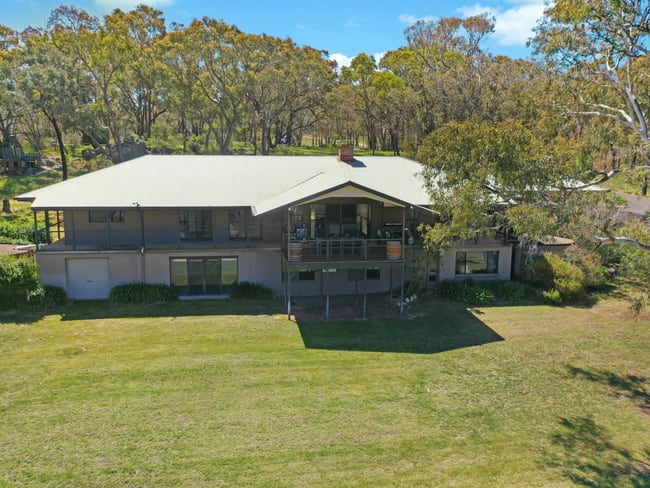 138 Black Range Road Young NSW 2594 138 Black Range Road Young NSW 2594
