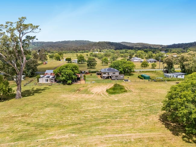 33 Heise Road Hatton Vale QLD 4341 33 Heise Road Hatton Vale QLD 4341