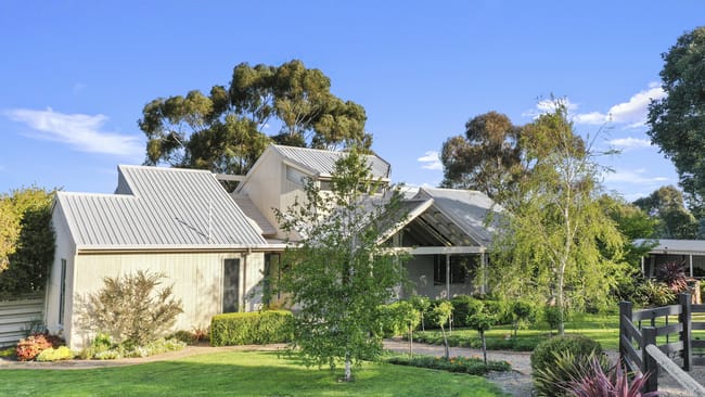 63 Ford Drive Mansfield VIC 3722