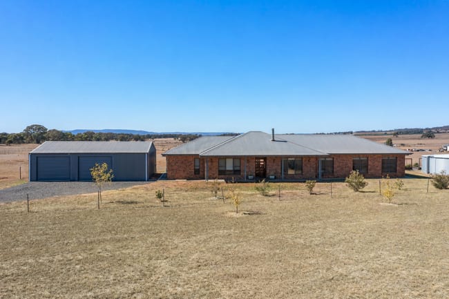 77 Grimshaw Lane Gulgong NSW 2852 77 Grimshaw Lane Gulgong NSW 2852