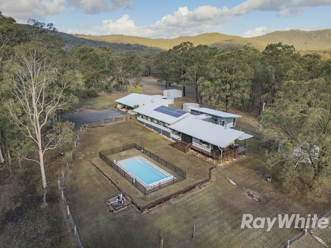 42 Woodglen Close Paterson NSW 2421 42 Woodglen Close Paterson NSW 2421