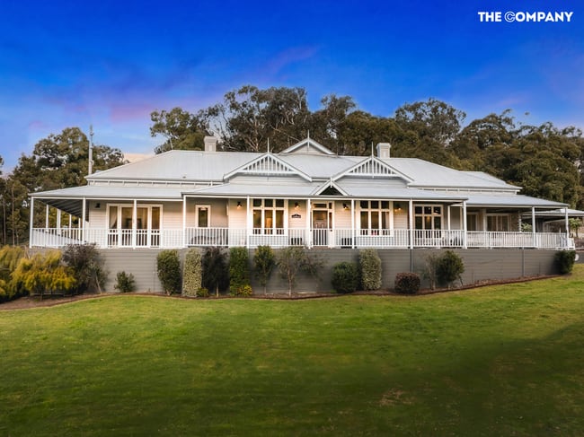 945 Toomuc Valley Road Pakenham Upper VIC 3810 945 Toomuc Valley Road Pakenham Upper VIC 3810