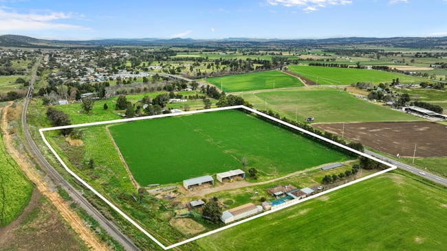1370 New England Highway Aberdeen NSW 2336