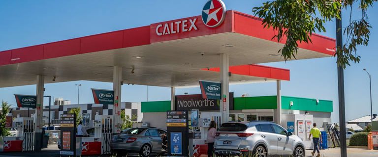 Factory, Warehouse & Industrial commercial property for sale at 23 Lilburne Street Lucas VIC 3350