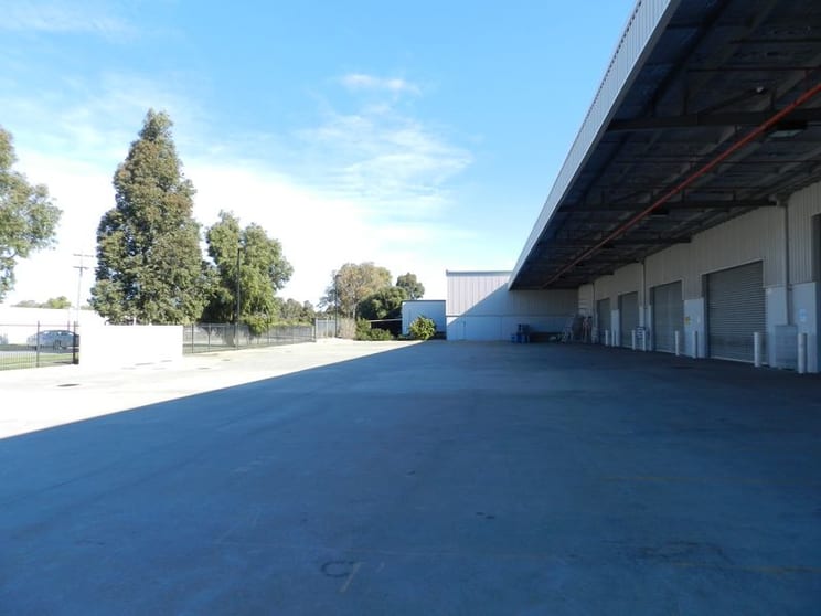 Click to view all images 525 Great Eastern Highway Redcliffe WA 6104 - Image 3