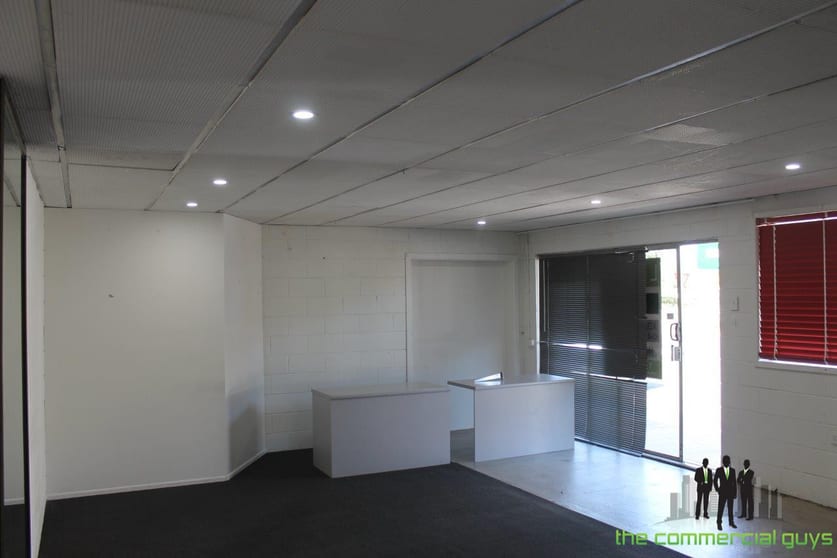 Click to view all images 1/17 Benabrow Avenue Bribie Island QLD 4507 - Image 2
