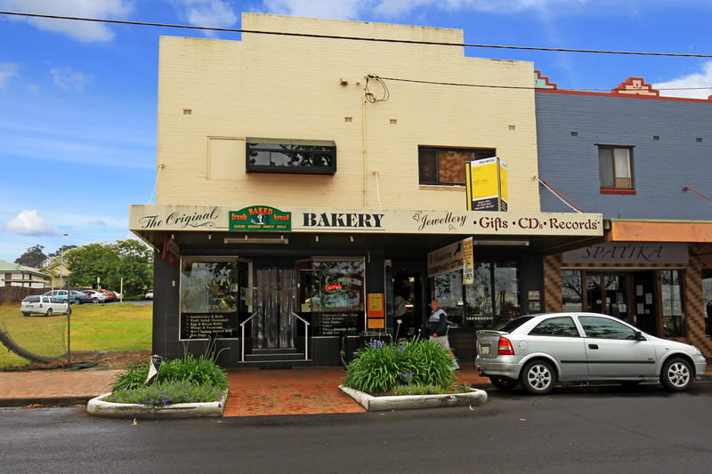 Click to view all images 45-47 Meroo Street Bomaderry NSW 2541 - Image 2