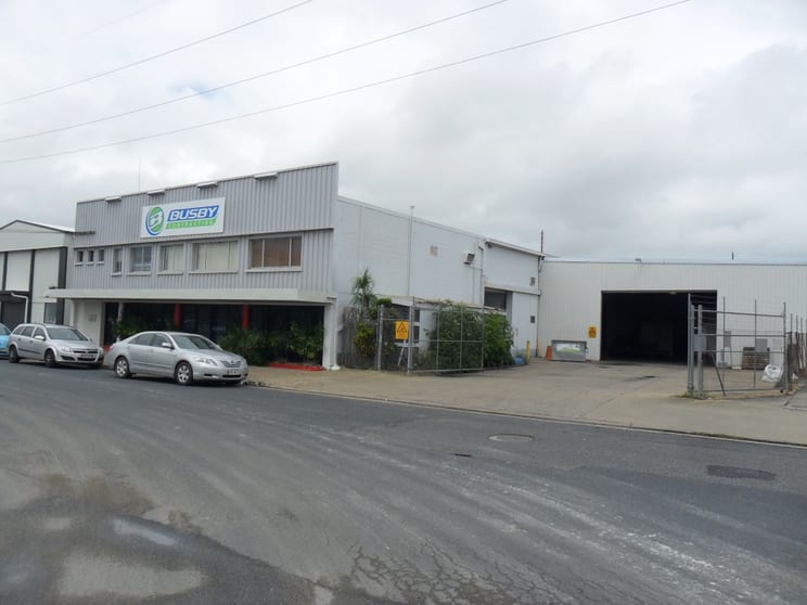 Click to view all images 14 Robison Street Park Avenue QLD 4701 - Image 2