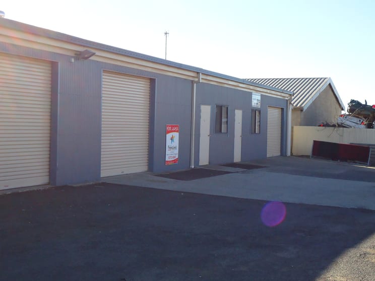 2/233 Mann Street Armidale NSW 2350 - Image 1